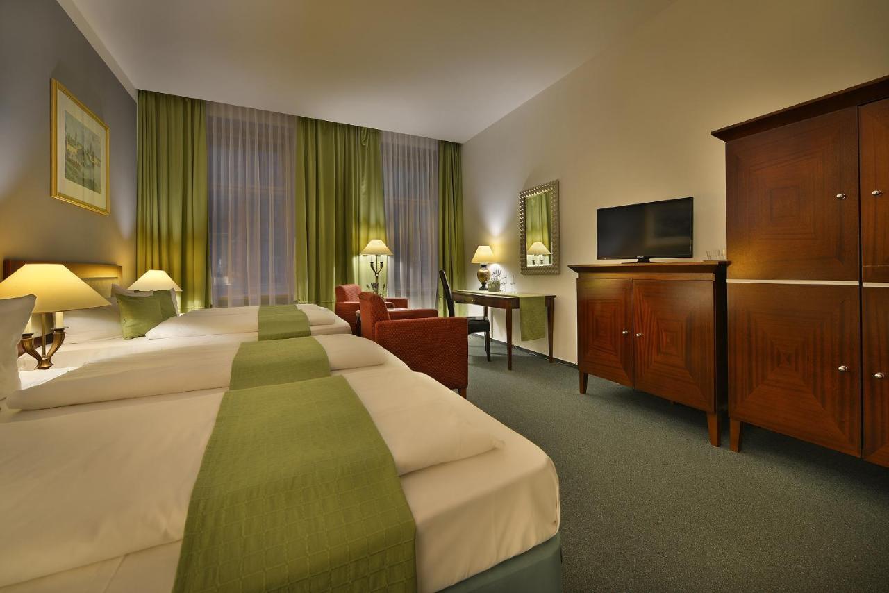 Prague Season Three Stars Hotel Kültér fotó