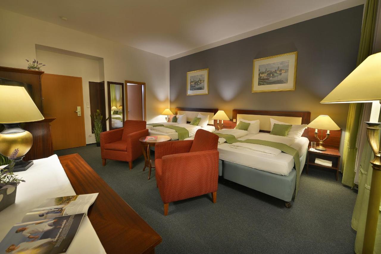 Prague Season Three Stars Hotel Kültér fotó