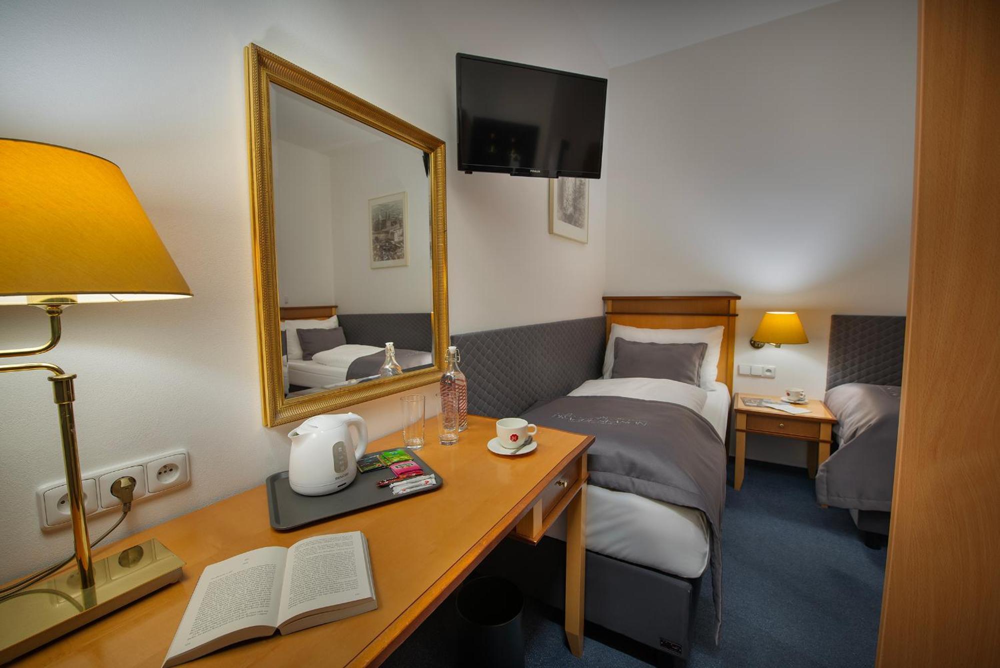Prague Season Three Stars Hotel Kültér fotó