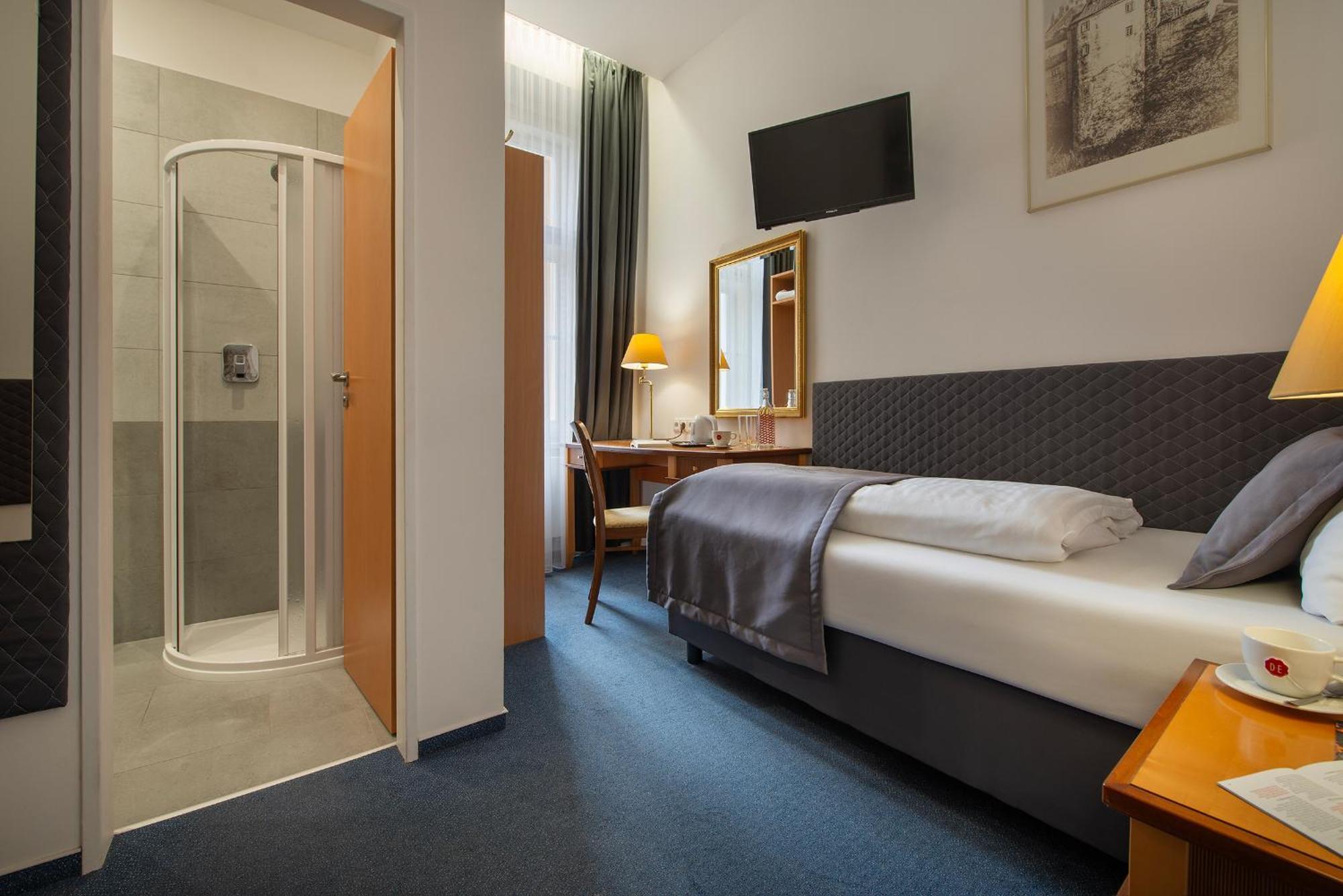 Prague Season Three Stars Hotel Kültér fotó