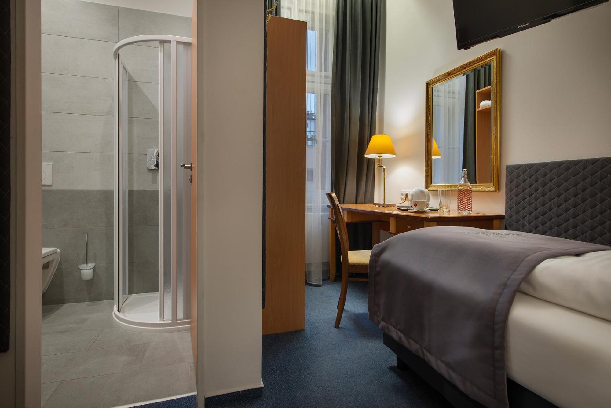 Prague Season Three Stars Hotel Kültér fotó
